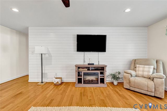 6513 Strawbank Dr, Hanover, VA 23116