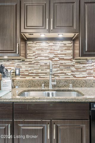 2903 Raven Ct, Louisville, KY 40220