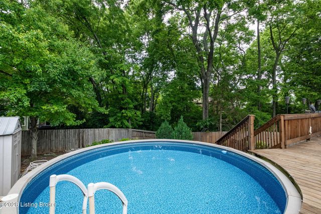 2903 Raven Ct, Louisville, KY 40220