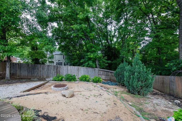 2903 Raven Ct, Louisville, KY 40220