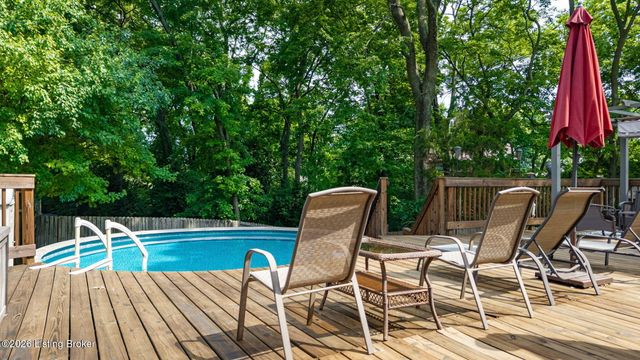 2903 Raven Ct, Louisville, KY 40220