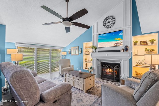2903 Raven Ct, Louisville, KY 40220