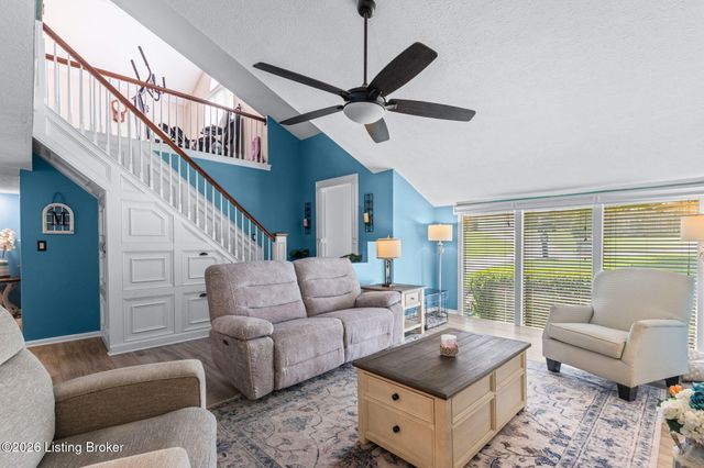 2903 Raven Ct, Louisville, KY 40220