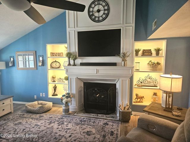 2903 Raven Ct, Louisville, KY 40220