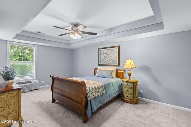 2903 Raven Ct, Louisville, KY 40220