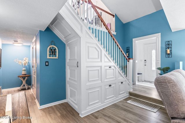 2903 Raven Ct, Louisville, KY 40220