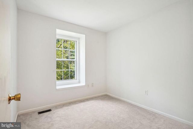 9909 HEMLOCK WOODS LN, Burke, VA 22015