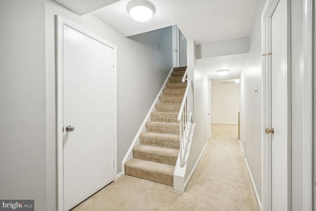 9909 HEMLOCK WOODS LN, Burke, VA 22015
