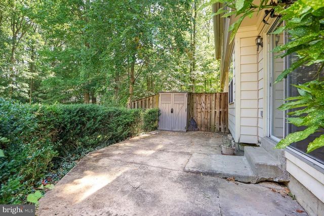 9909 HEMLOCK WOODS LN, Burke, VA 22015