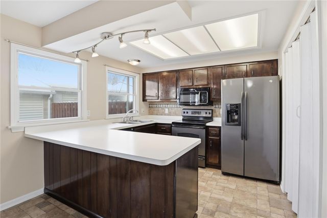 140 New Wickham Drive, Penfield, NY 14526