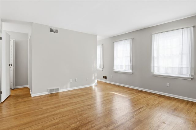 140 New Wickham Drive, Penfield, NY 14526