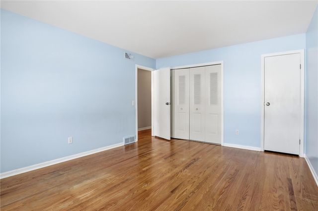 140 New Wickham Drive, Penfield, NY 14526