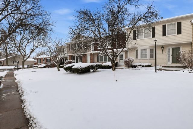 140 New Wickham Drive, Penfield, NY 14526