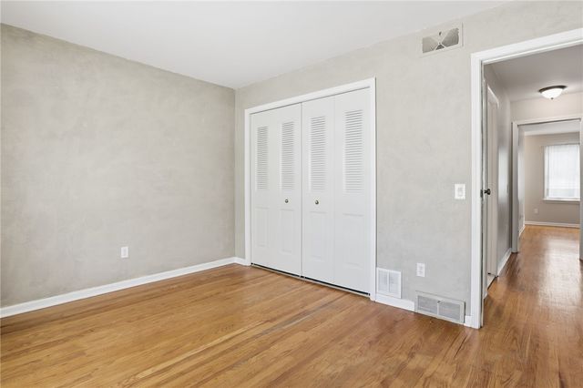 140 New Wickham Drive, Penfield, NY 14526