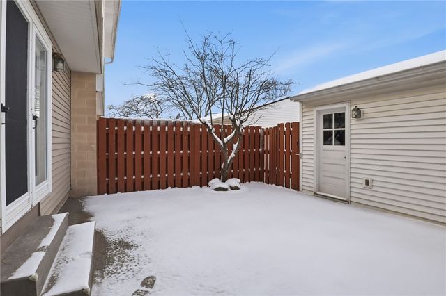 140 New Wickham Drive, Penfield, NY 14526