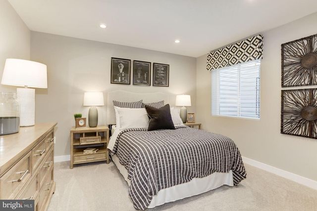 1250 WALLACE WAY, Ranson, WV 25438