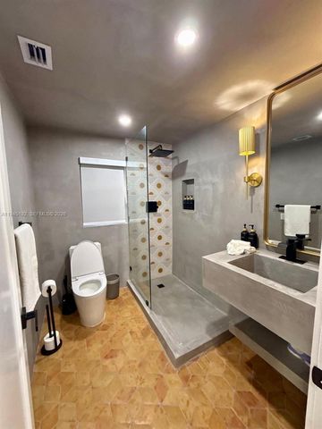 905 SW 13th Court, Miami, FL 33135