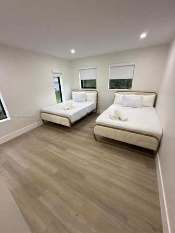 905 SW 13th Court, Miami, FL 33135
