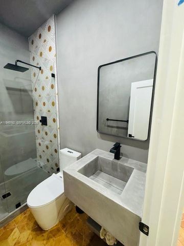 905 SW 13th Court, Miami, FL 33135