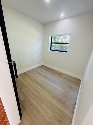 905 SW 13th Court, Miami, FL 33135