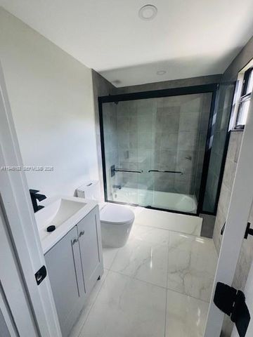 905 SW 13th Court, Miami, FL 33135