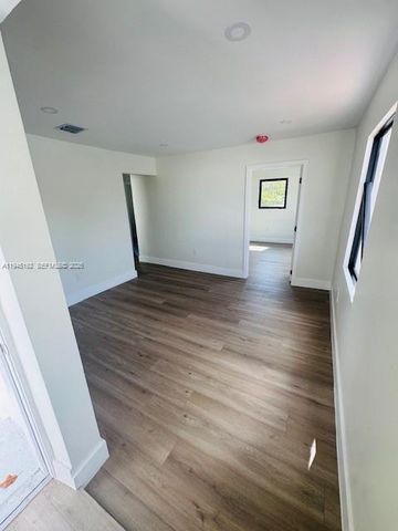 905 SW 13th Court, Miami, FL 33135