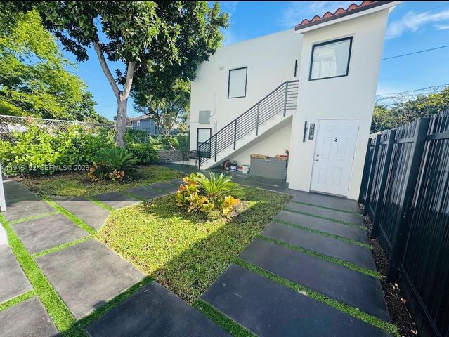 905 SW 13th Court, Miami, FL 33135