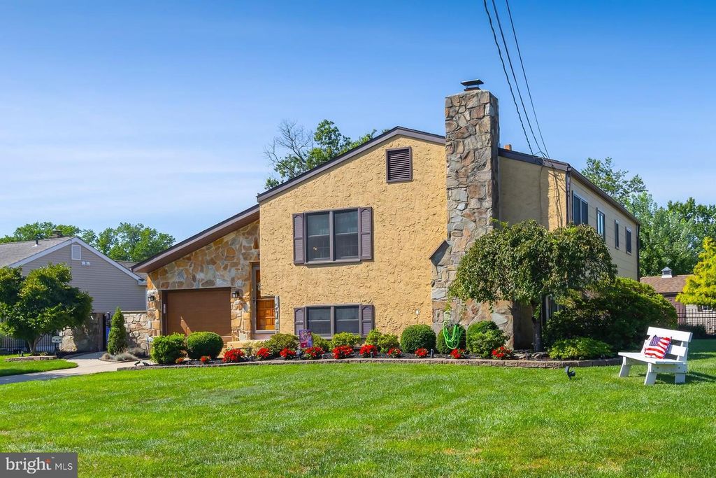 329 CARSON AVE, GIBBSTOWN, NJ 08027 — photo 3