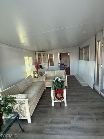 123 Flame LN, North Fort Myers, FL 33917