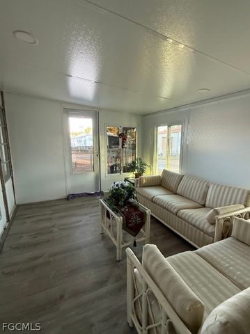 123 Flame LN, North Fort Myers, FL 33917