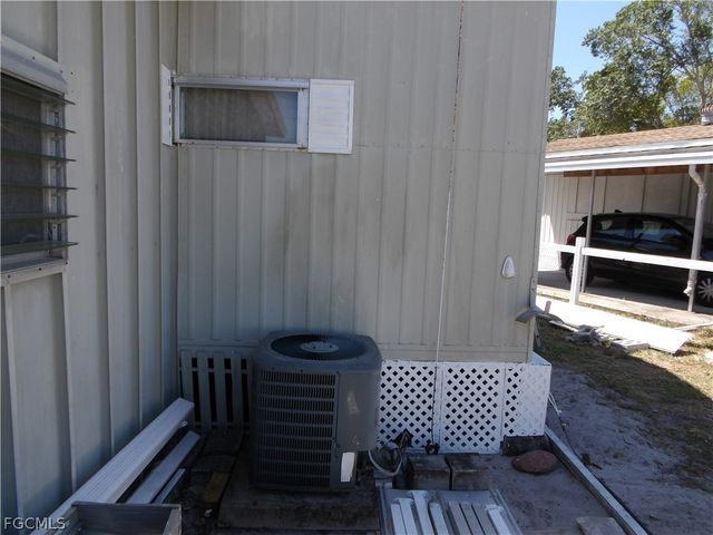 123 Flame LN, North Fort Myers, FL 33917