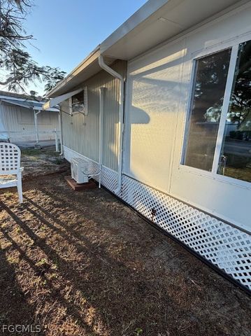 123 Flame LN, North Fort Myers, FL 33917