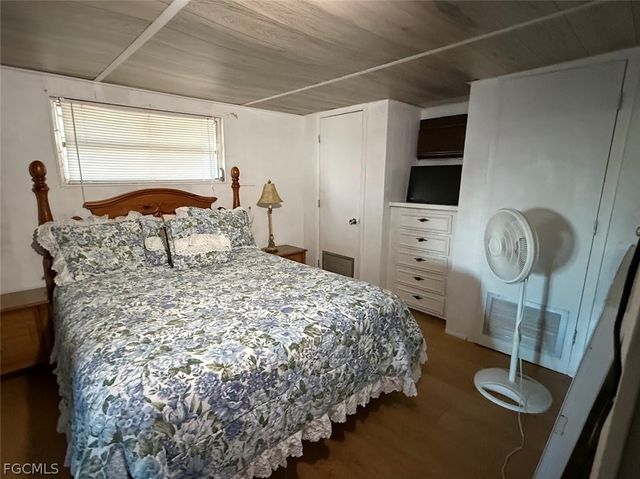 123 Flame LN, North Fort Myers, FL 33917