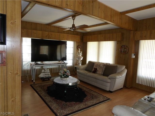 123 Flame LN, North Fort Myers, FL 33917