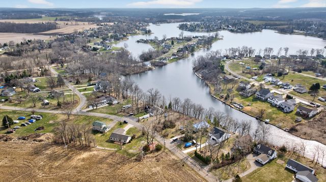 10568 Woodbrook Drive, Somerset Twp, MI 49233