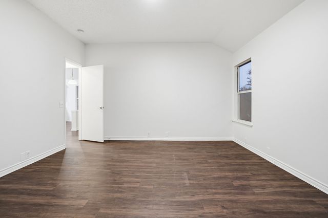 933 Paddington Drive E, Saginaw, TX 76131