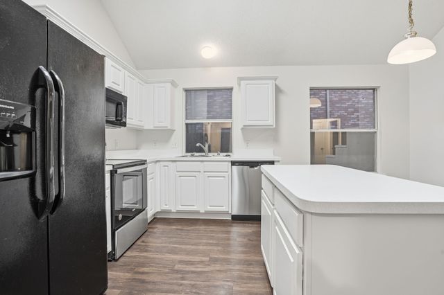 933 Paddington Drive E, Saginaw, TX 76131