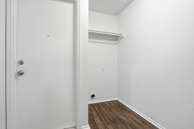 933 Paddington Drive E, Saginaw, TX 76131