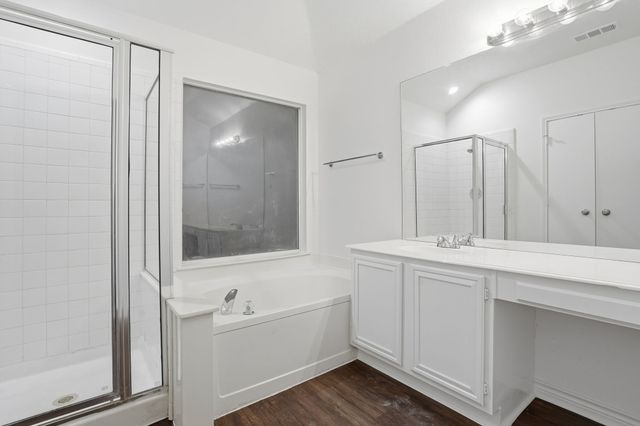 933 Paddington Drive E, Saginaw, TX 76131