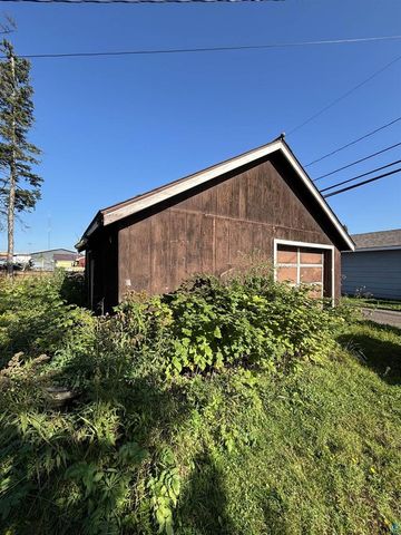 4031 E 2nd St, Superior, WI 54880