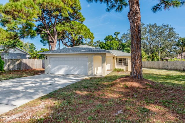 128 Lagoon Avenue, Melbourne, FL 32901