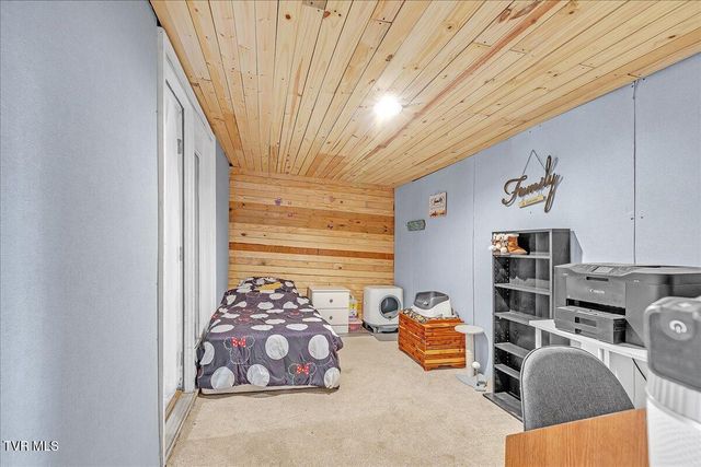 250 Horseshoe Bend Road, Rogersville, TN 37857