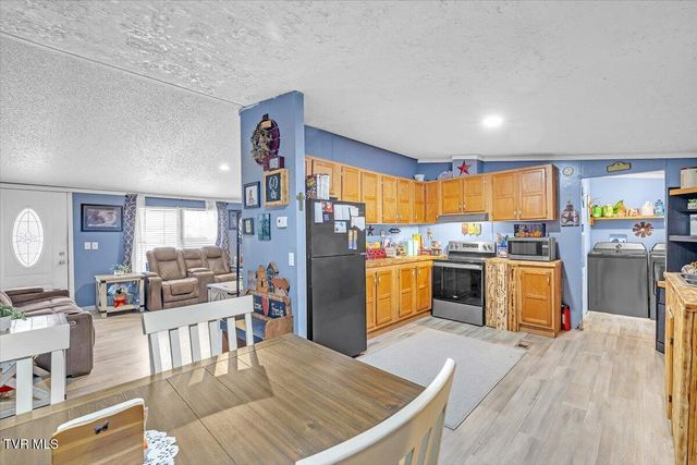 250 Horseshoe Bend Road, Rogersville, TN 37857