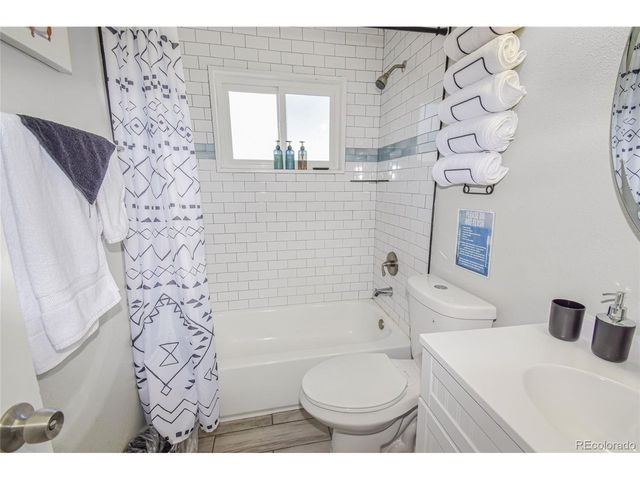 7020 Avrum Dr, Denver, CO 80221