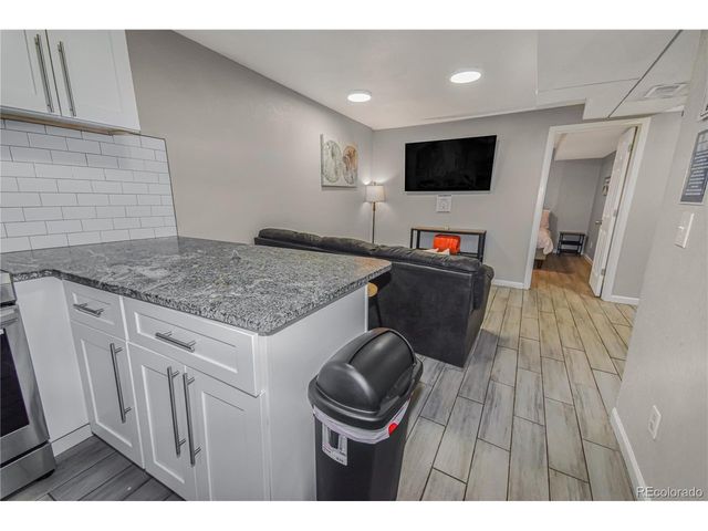 7020 Avrum Dr, Denver, CO 80221