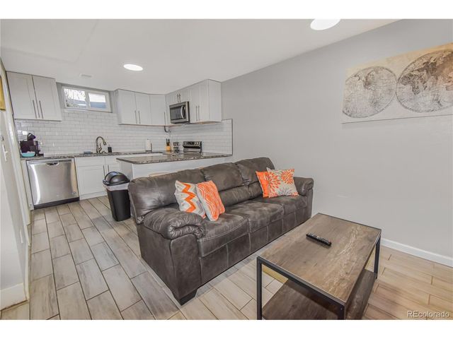 7020 Avrum Dr, Denver, CO 80221