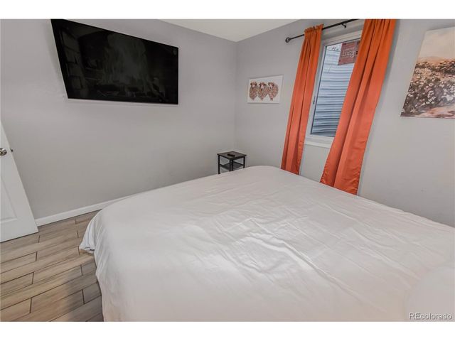 7020 Avrum Dr, Denver, CO 80221