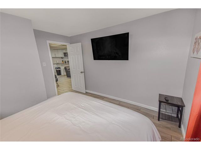 7020 Avrum Dr, Denver, CO 80221