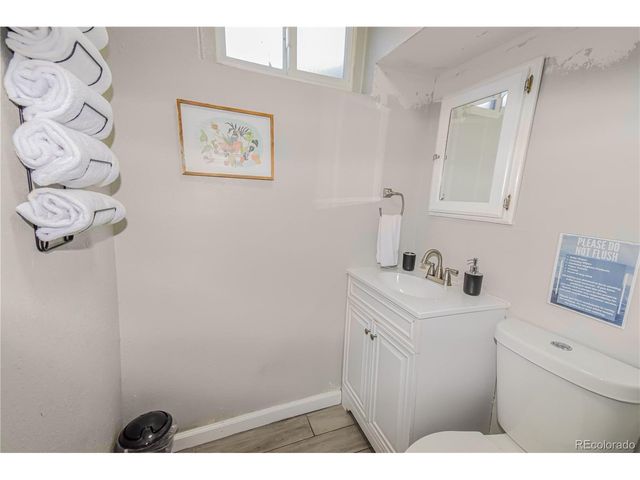 7020 Avrum Dr, Denver, CO 80221