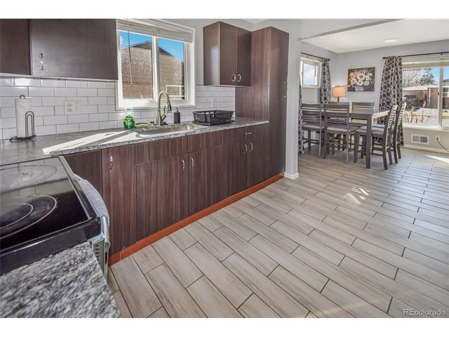 7020 Avrum Dr, Denver, CO 80221